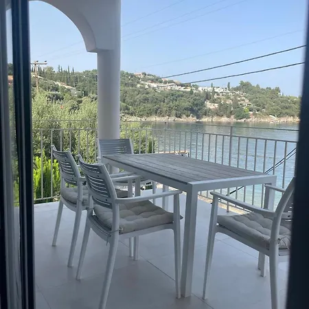 Elsi Upper Apartment
