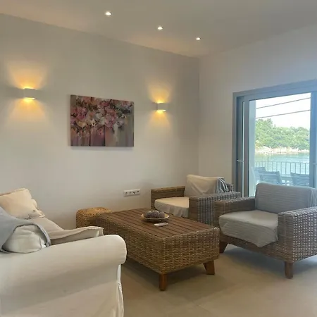 Elsi Upper * קלאמי